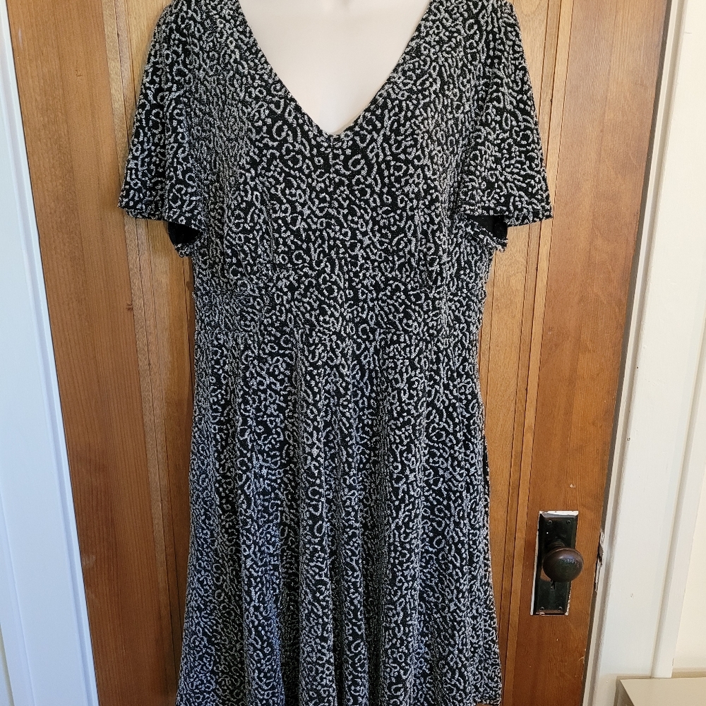 NWT Torrid 1 Black Silver Knee Length, With Pockets Dress, Ret. $69.50, XL 14-16